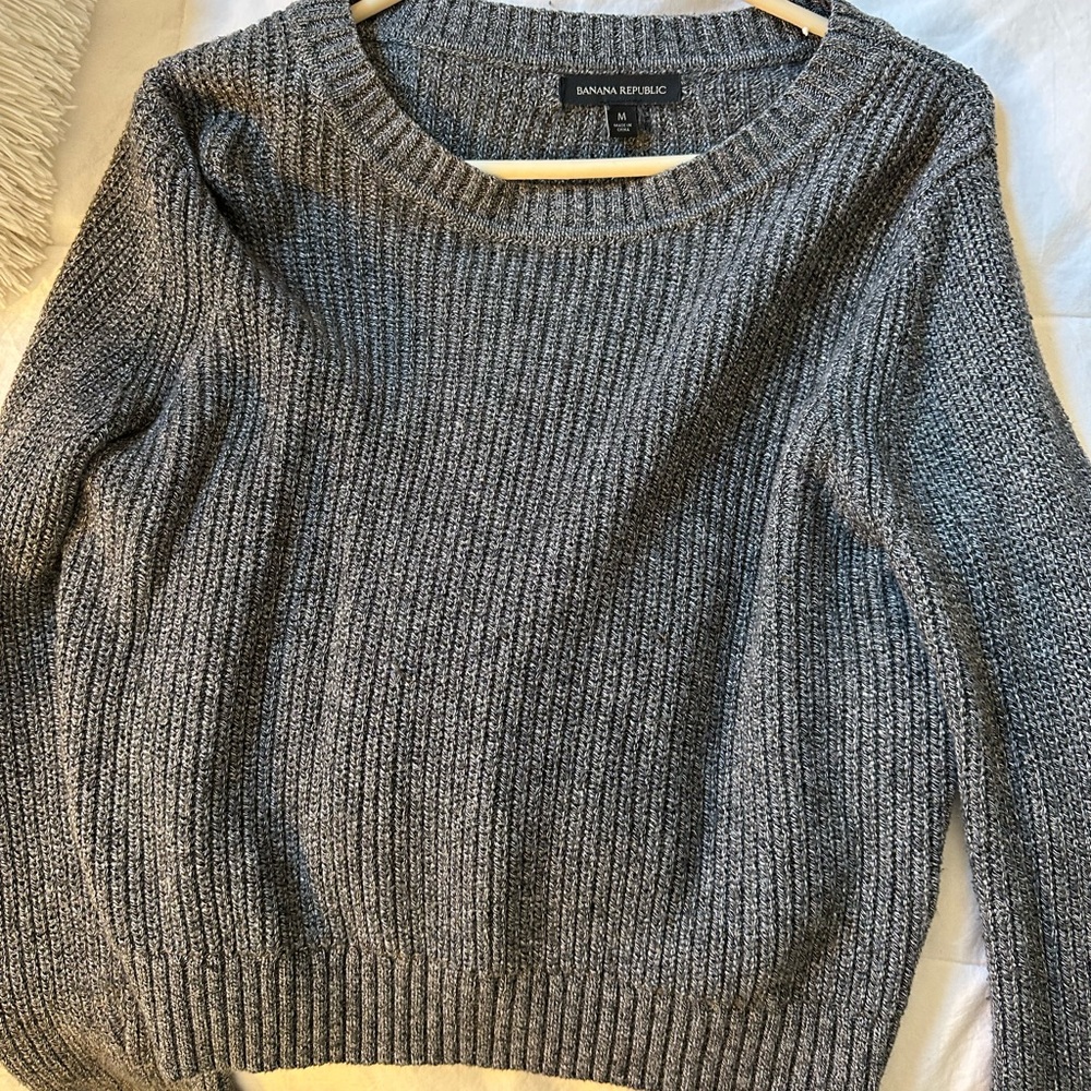 banana republic grey sweater size medium
